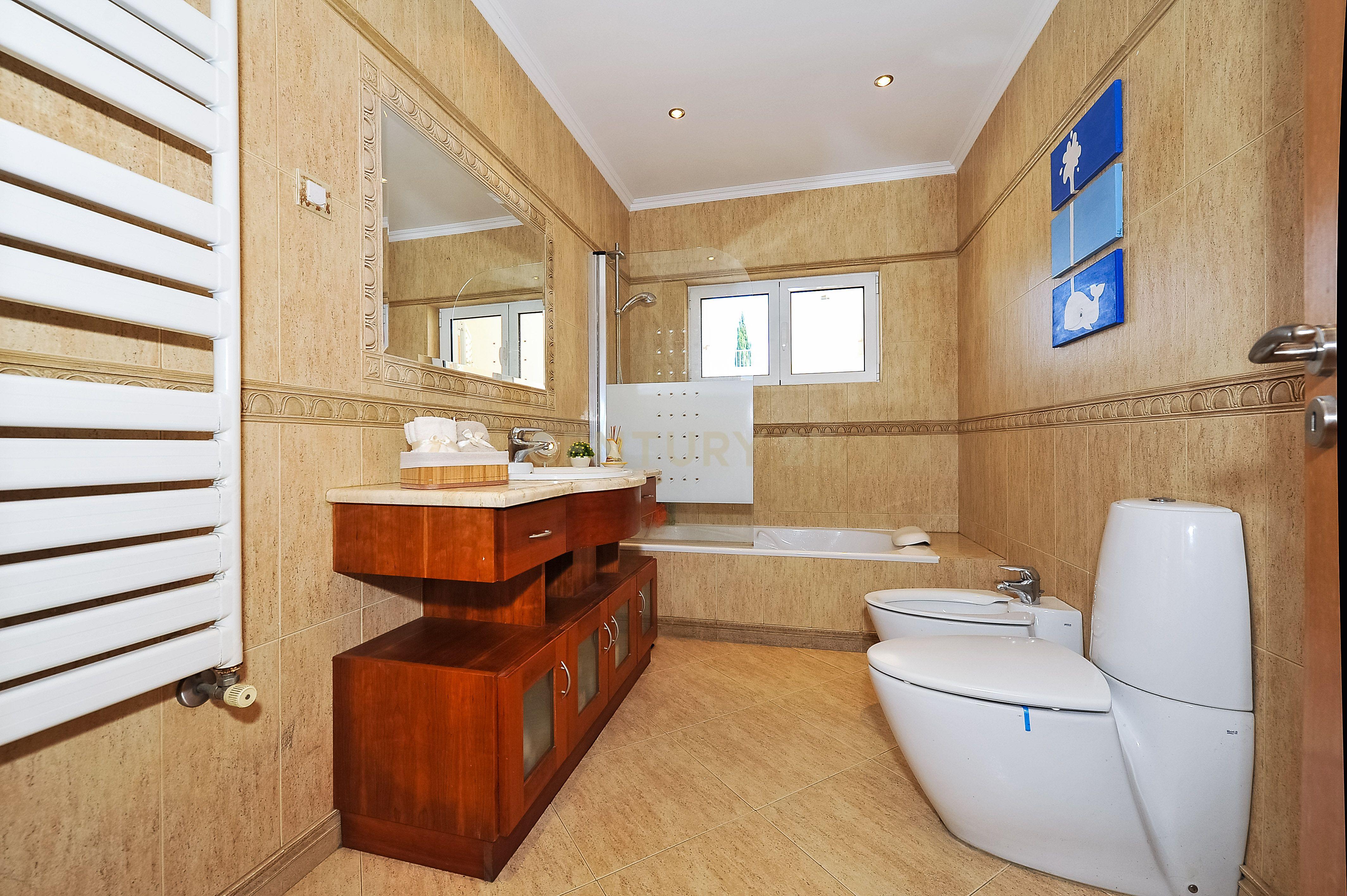 MORADIA T6 - EXELENTE INVESTIMENTO - Image 34