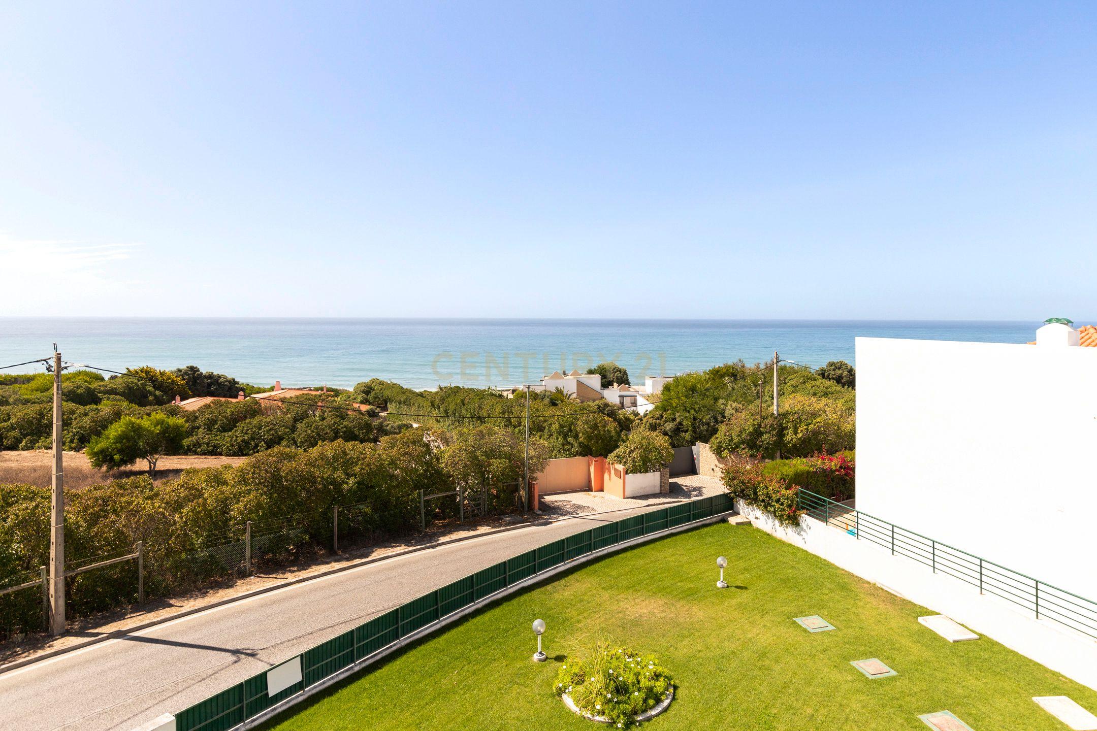 Moradia T4 em Condomínio na Praia Grande, Colares - Sintra - Image 25