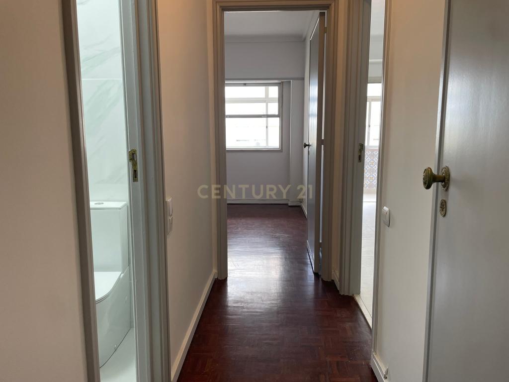 Arrenda-se Apartamento T4 na Portela — Conforto, Tranquilidade e Localização Privilegiada - Image 19