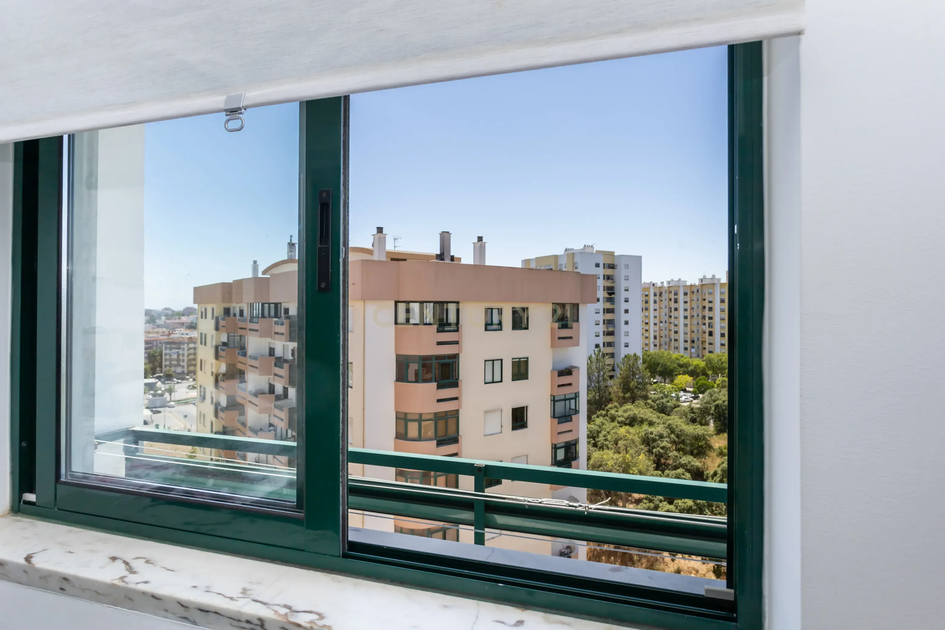 Fabuloso Apartamento T2 + garagem - Monte Belo Norte - Image 18