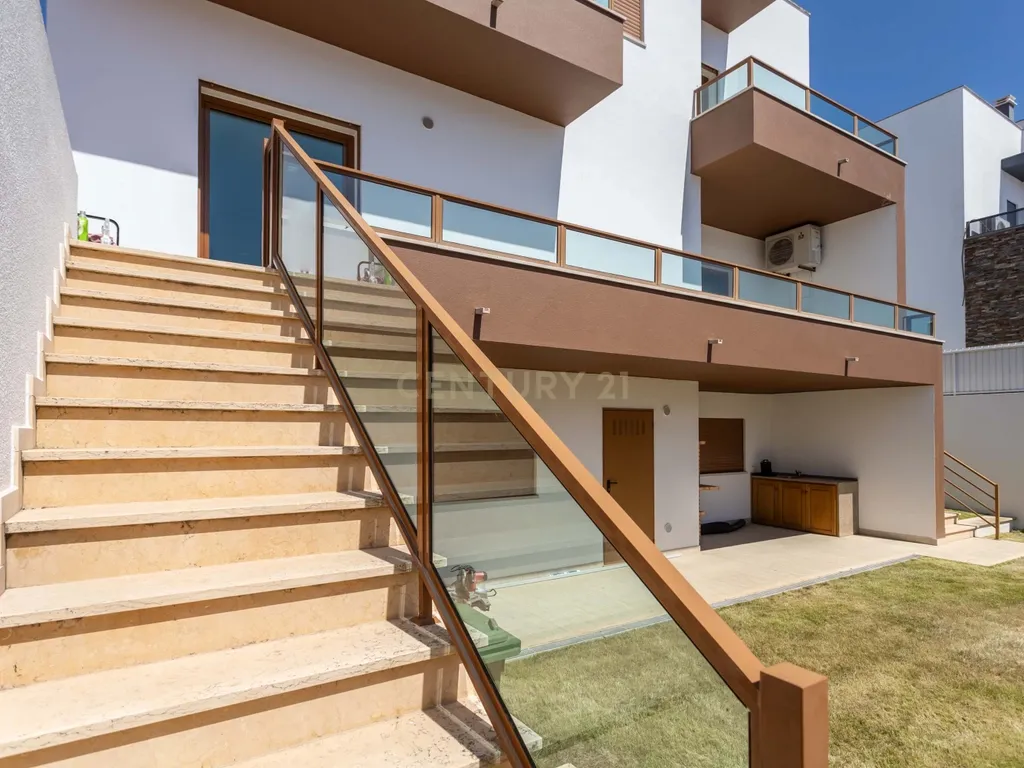 Moradia isolada em excelente estado T3 Quinta de Valadares, Marisol - Image 17