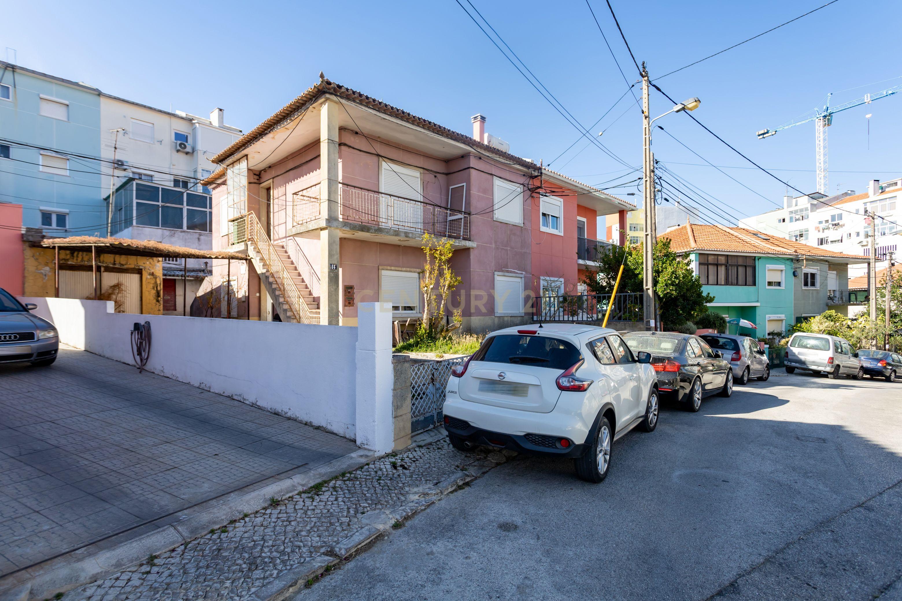 Moradia com anexo, no centro de Almada! - Image 22