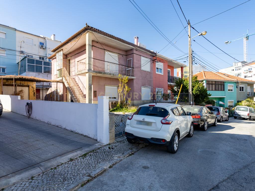 Moradia com anexo, no centro de Almada! - Image 22