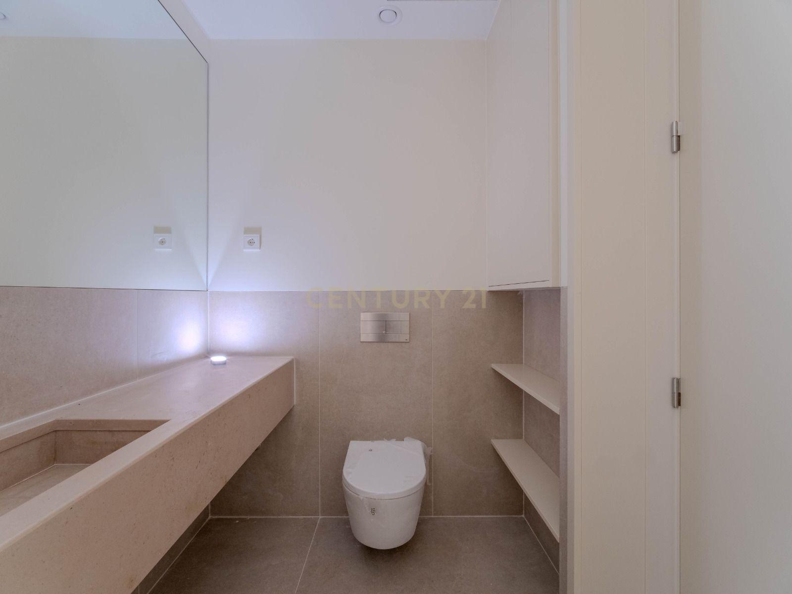 Fotografia 11 de Viva no Coração do Porto - T1 Renovado com Design Moderno