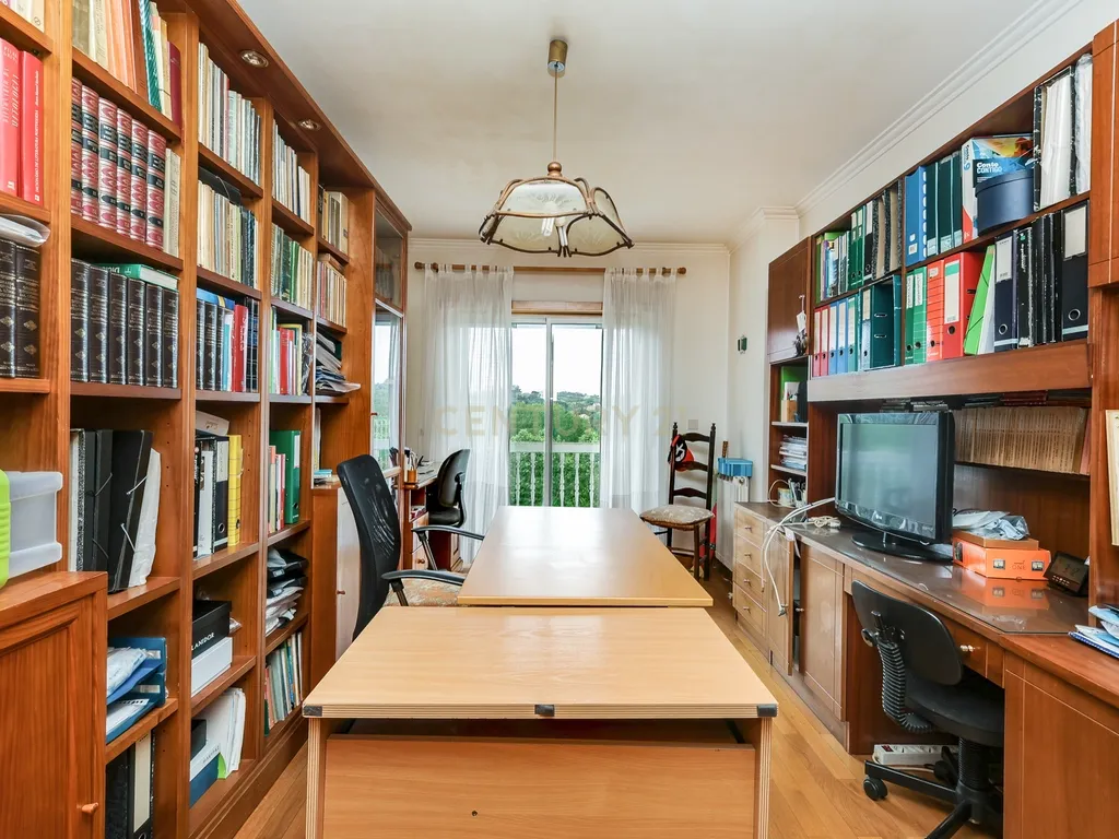 Apartamento T3 em Belas com 133m2 e box para uma viatura - Image 15