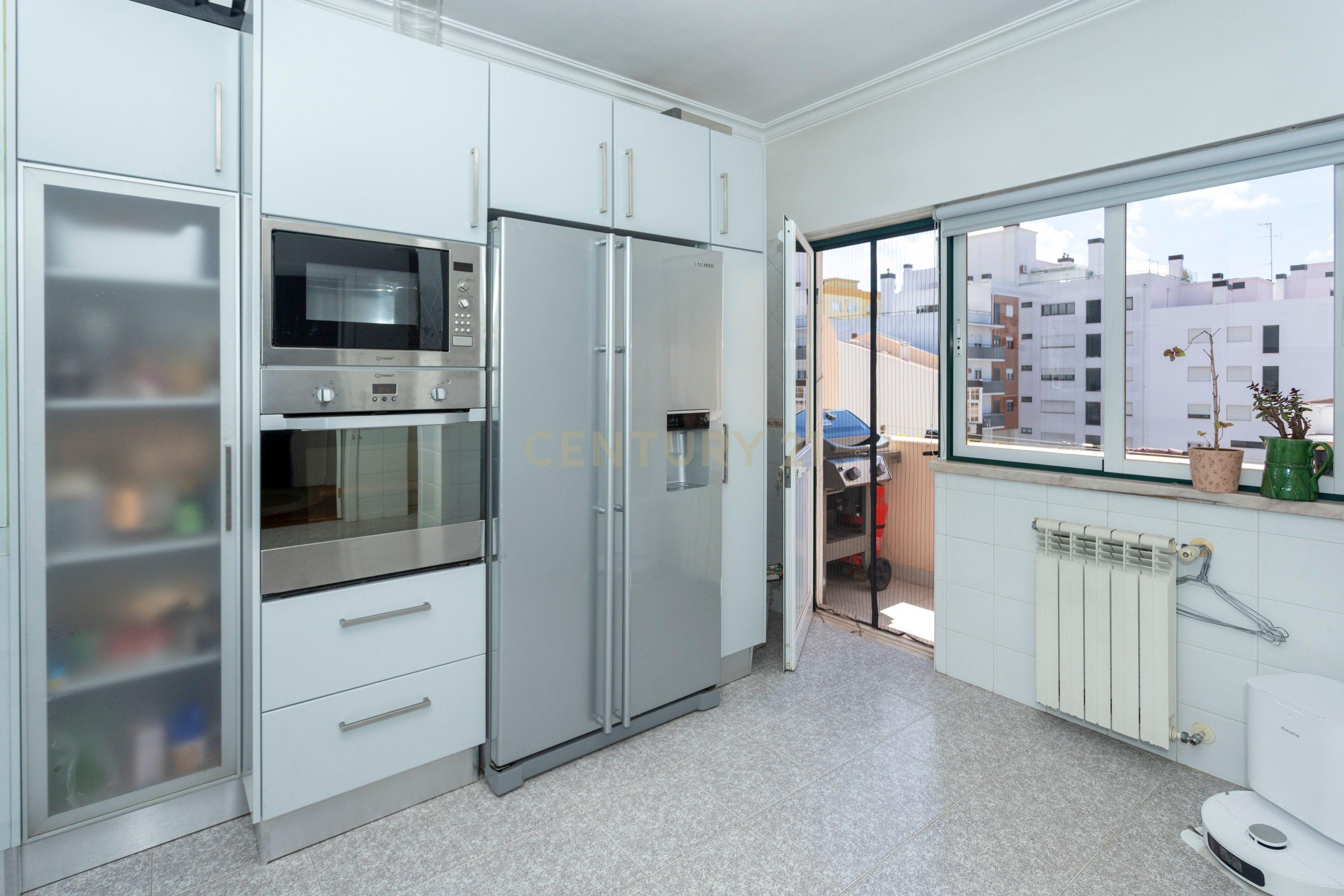 Apartamento T3 c/ Box - Centro de Torres Vedras - Image 10