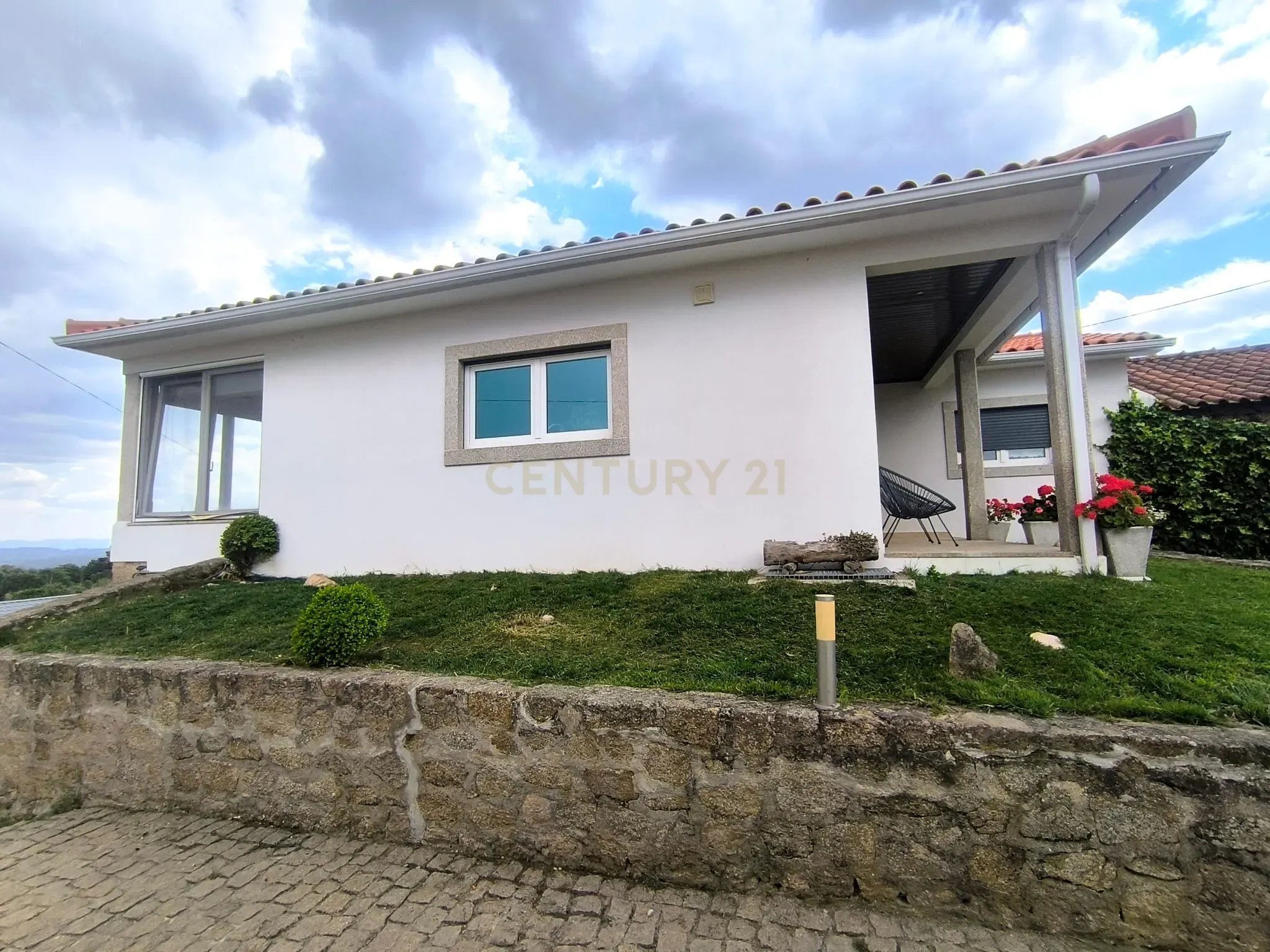 Fotografia 4 de Magnífica casa de campo com 4 quartos, garagem e jardim.