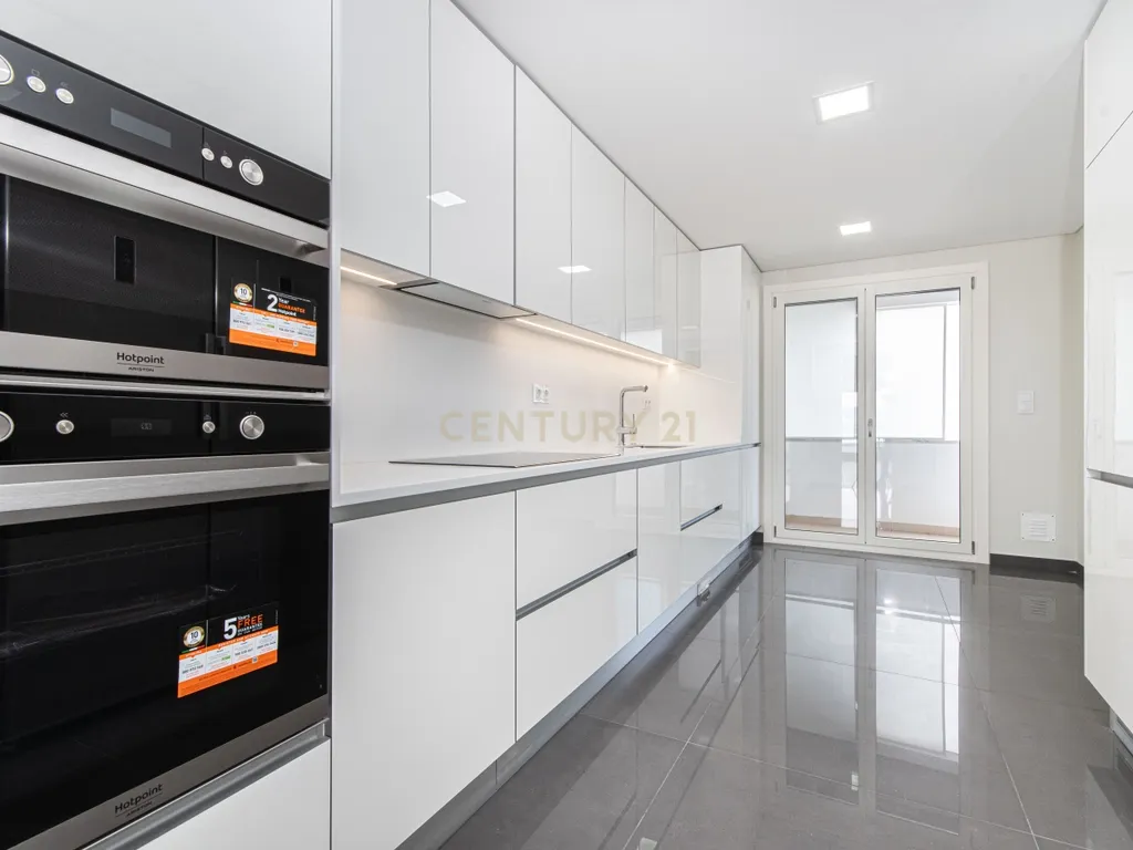 Duplex T4 nova construção com 2 terraços e Box (Infantado/Loures) - Image 7