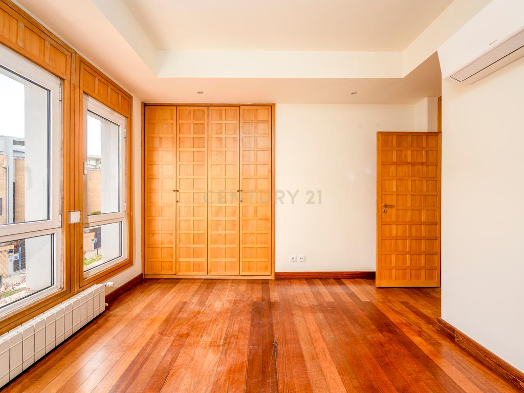 Moradia T4+1 em Condomínio Privado – Parque das Nações, Lisboa - Image 19