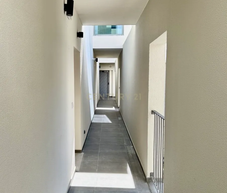 Espaço Comercial de 53m2 no centro de Alcácer com extração de fumos, ideal para restaurante ou café - Image 6