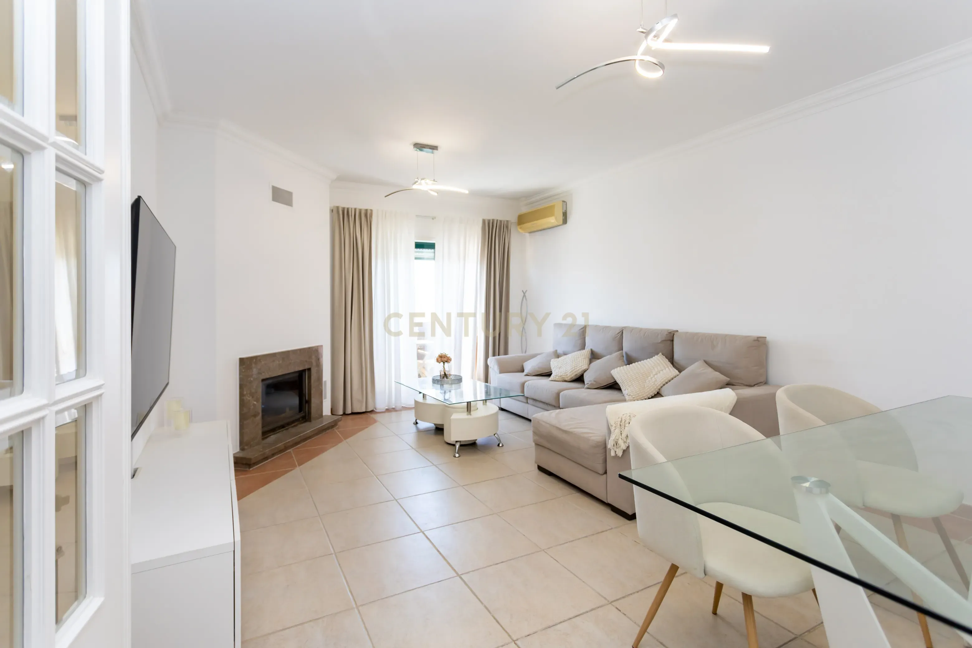 Fabuloso Apartamento T2 + garagem - Monte Belo Norte - Image 1