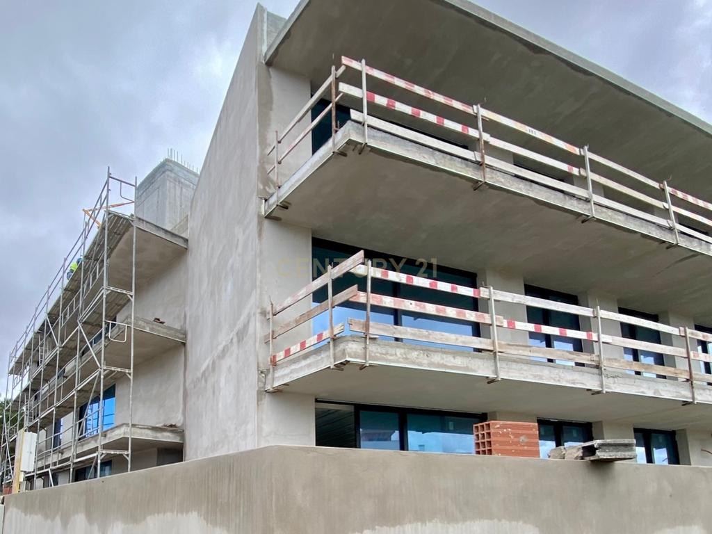 Apartamento T2 em, Nazaré com piscina num condomínio fechado em construção - Image 2