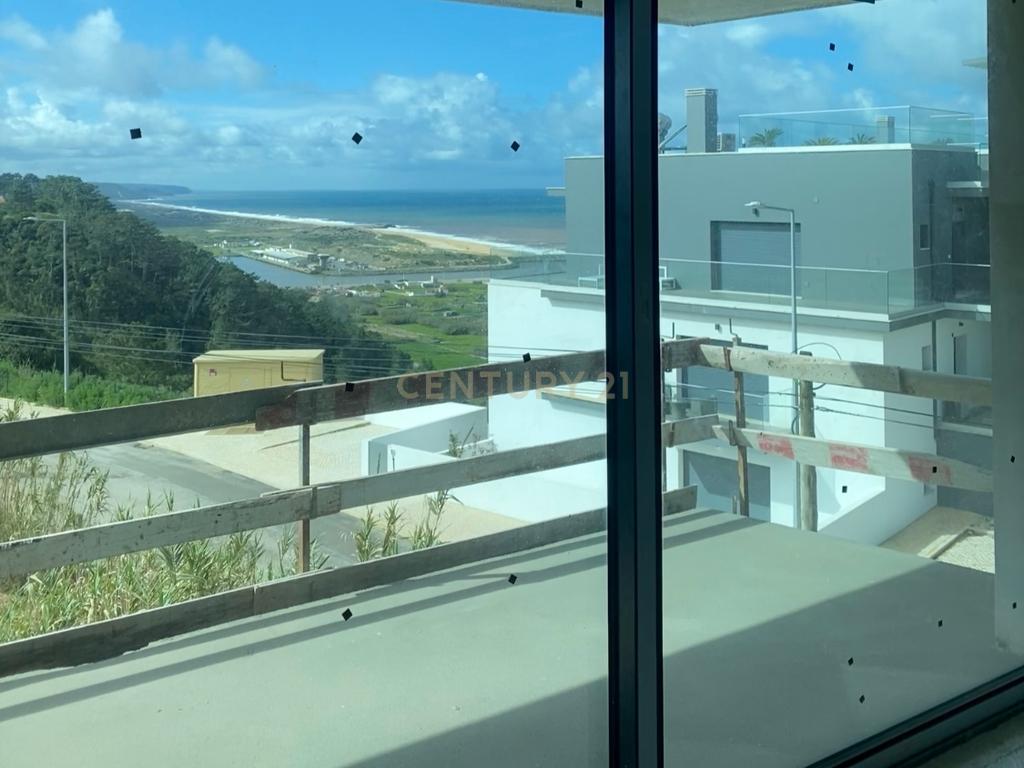 Apartamento T2 em, Nazaré com piscina num condomínio fechado em construção - Image 10