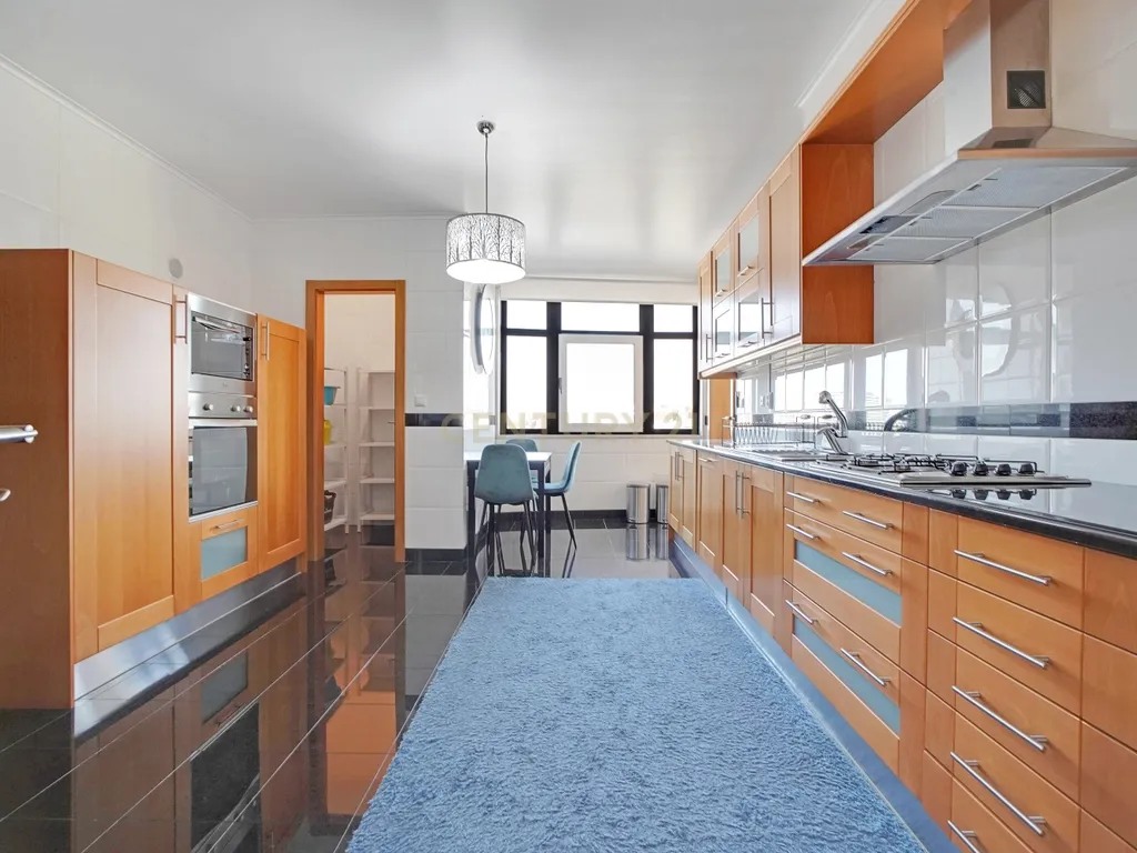 Apartamento T5 Duplex de Luxo para Arrendamento – Avenida do Brasil, Lisboa - Image 14
