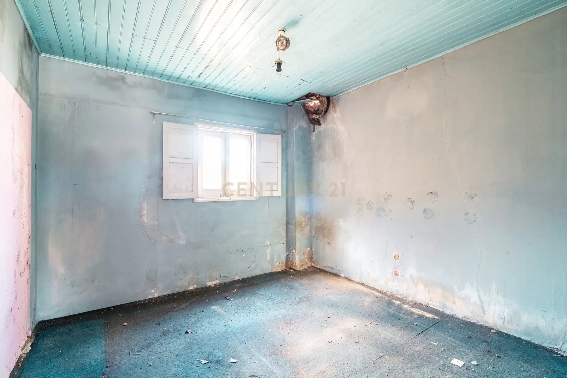 Fotografia 8 de Moradia T7 com Enorme Potencial em Lote Total de 5.611 m²