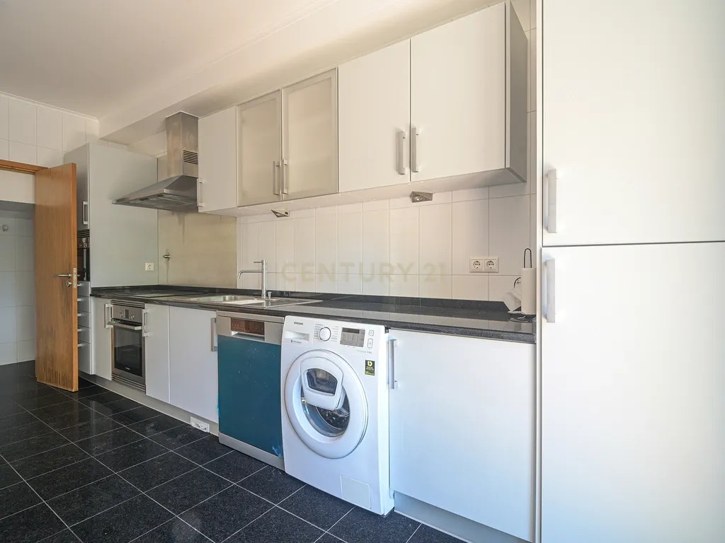 Moradia em Banda T4 no Empreendimento Oeiras Golfe Residence - Image 13
