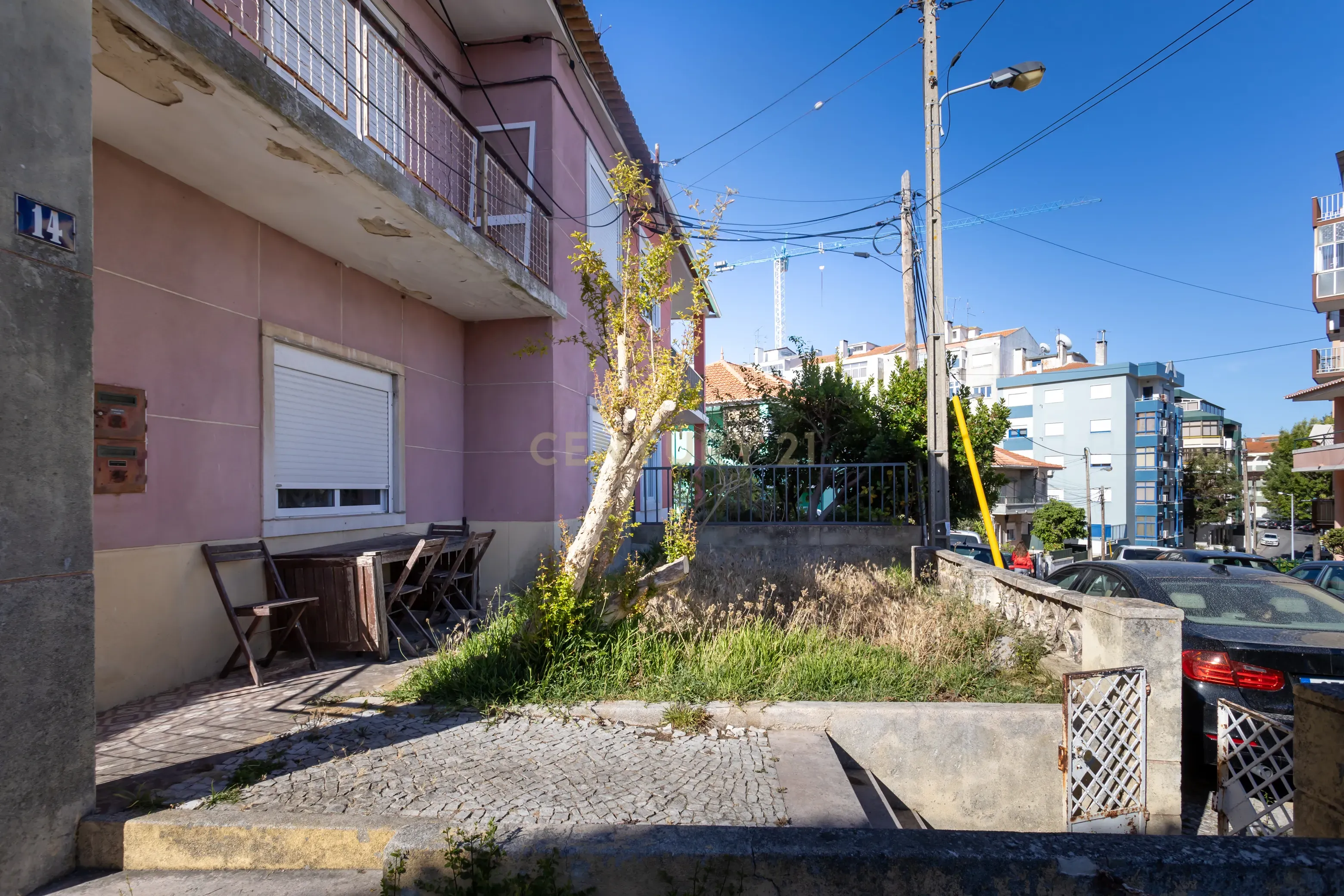 Moradia com anexo, no centro de Almada! - Image 20