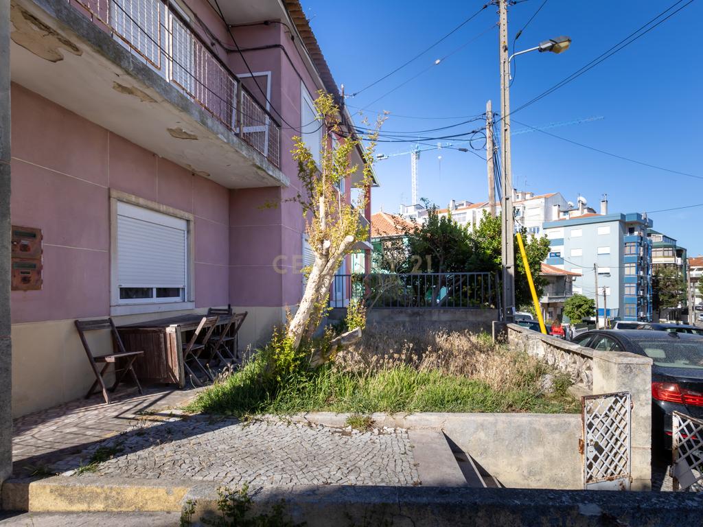 Moradia com anexo, no centro de Almada! - Image 20