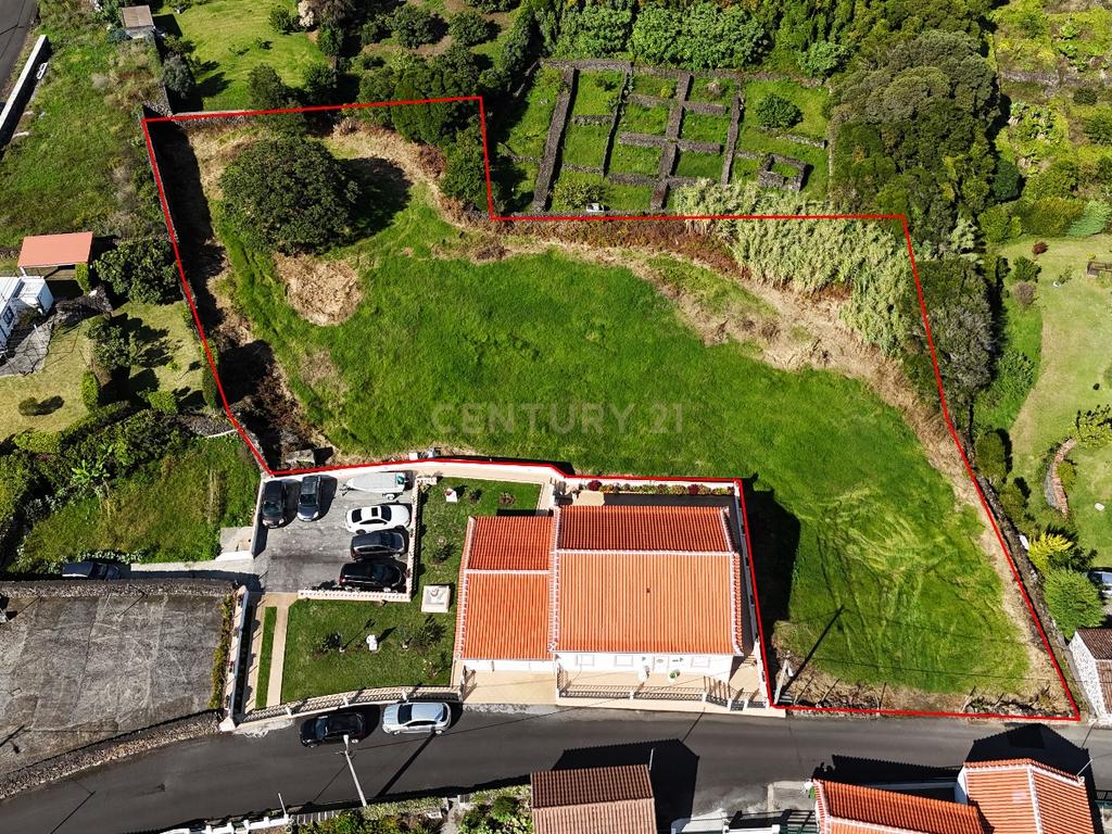 Terreno com 5.082 m² à Venda na Rua de Mangas – Biscoitos, Ilha Terceira - Image 2