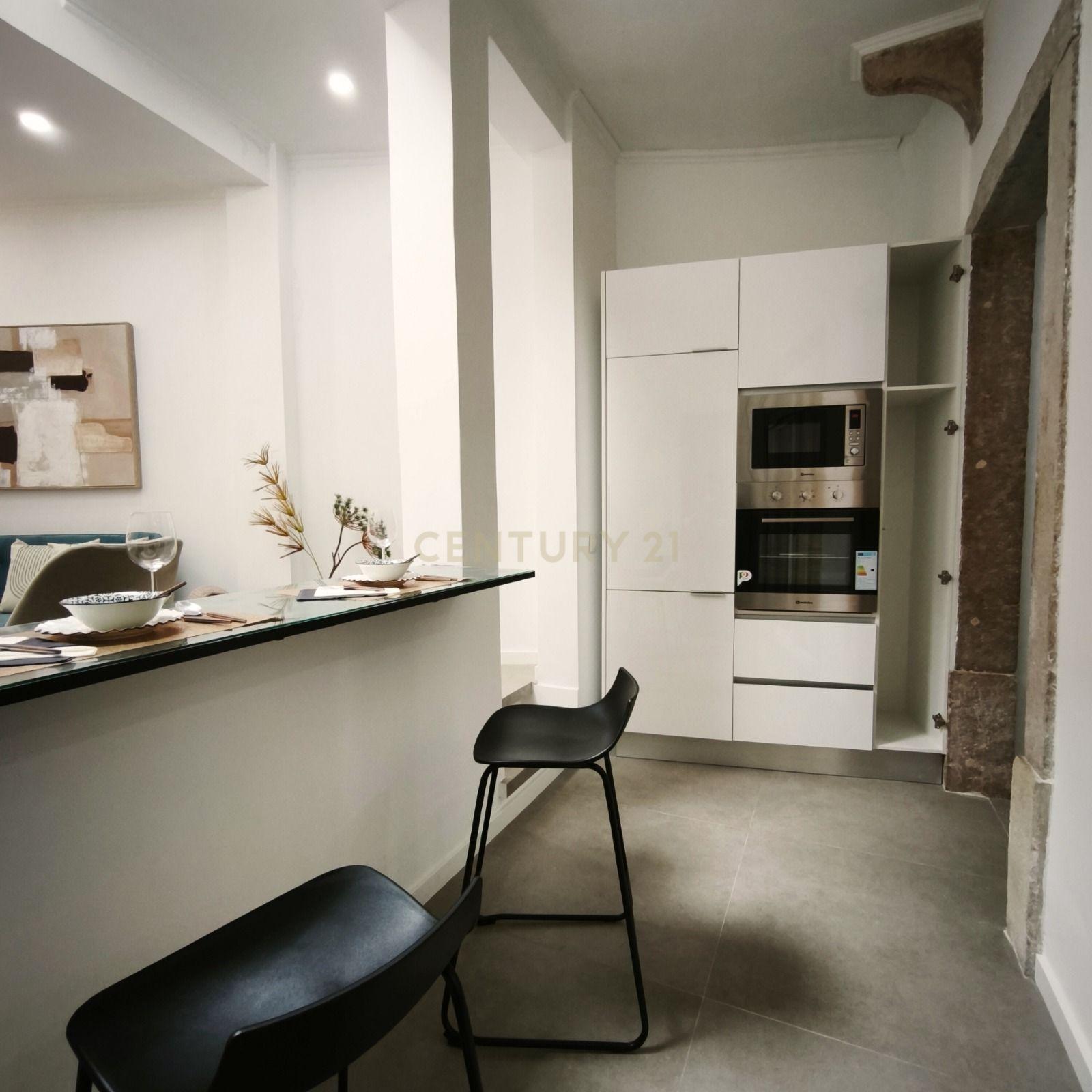 Fotografia 5 de Apartamento T3 totalmente remodelado, com arrecadação e excelente localização