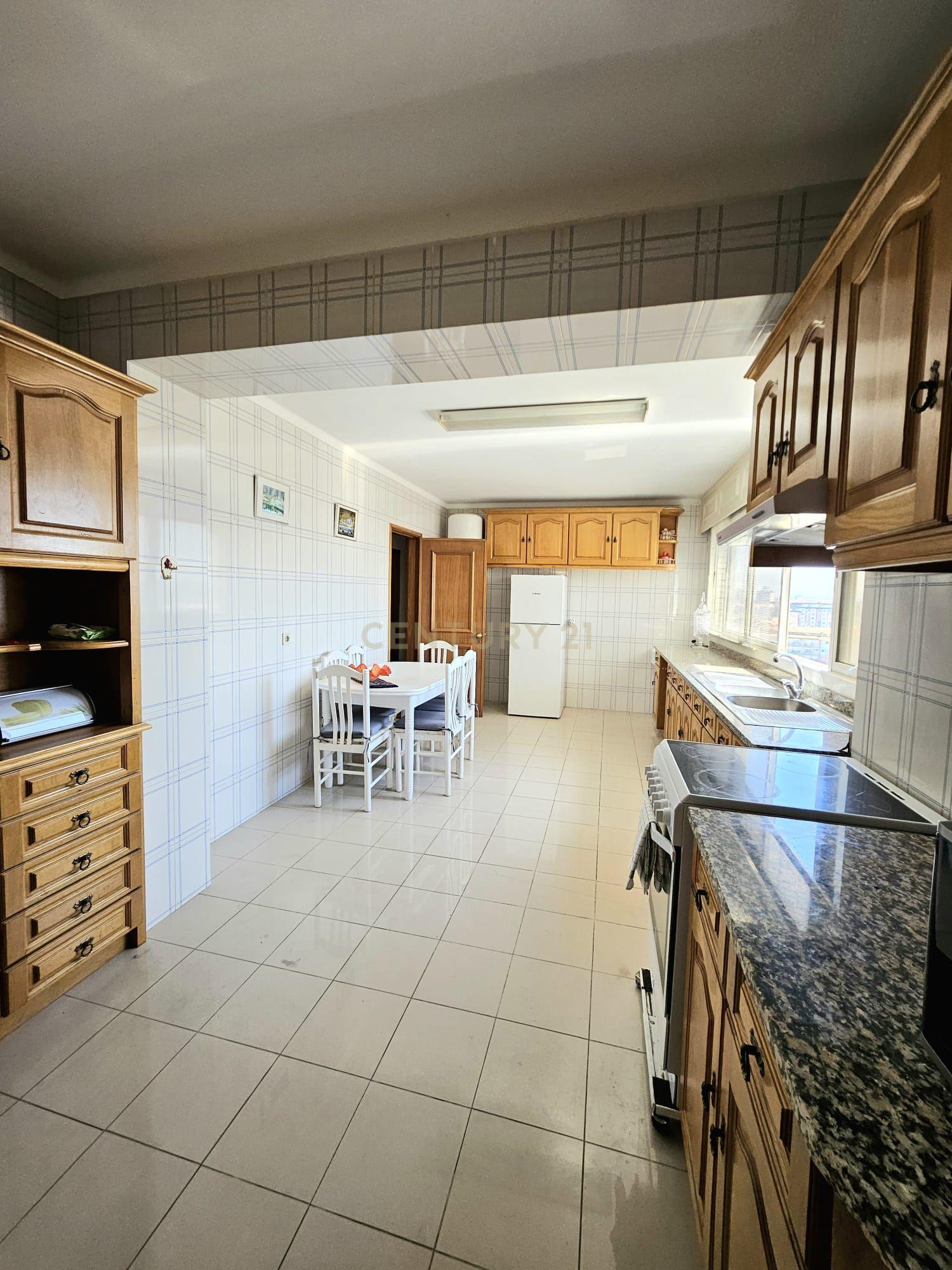 Fotografia 9 de 🏡 APARTAMENTO T4 NO CENTRO DE AVEIRO | GARAGEM FECHADA PARA 2 CARROS