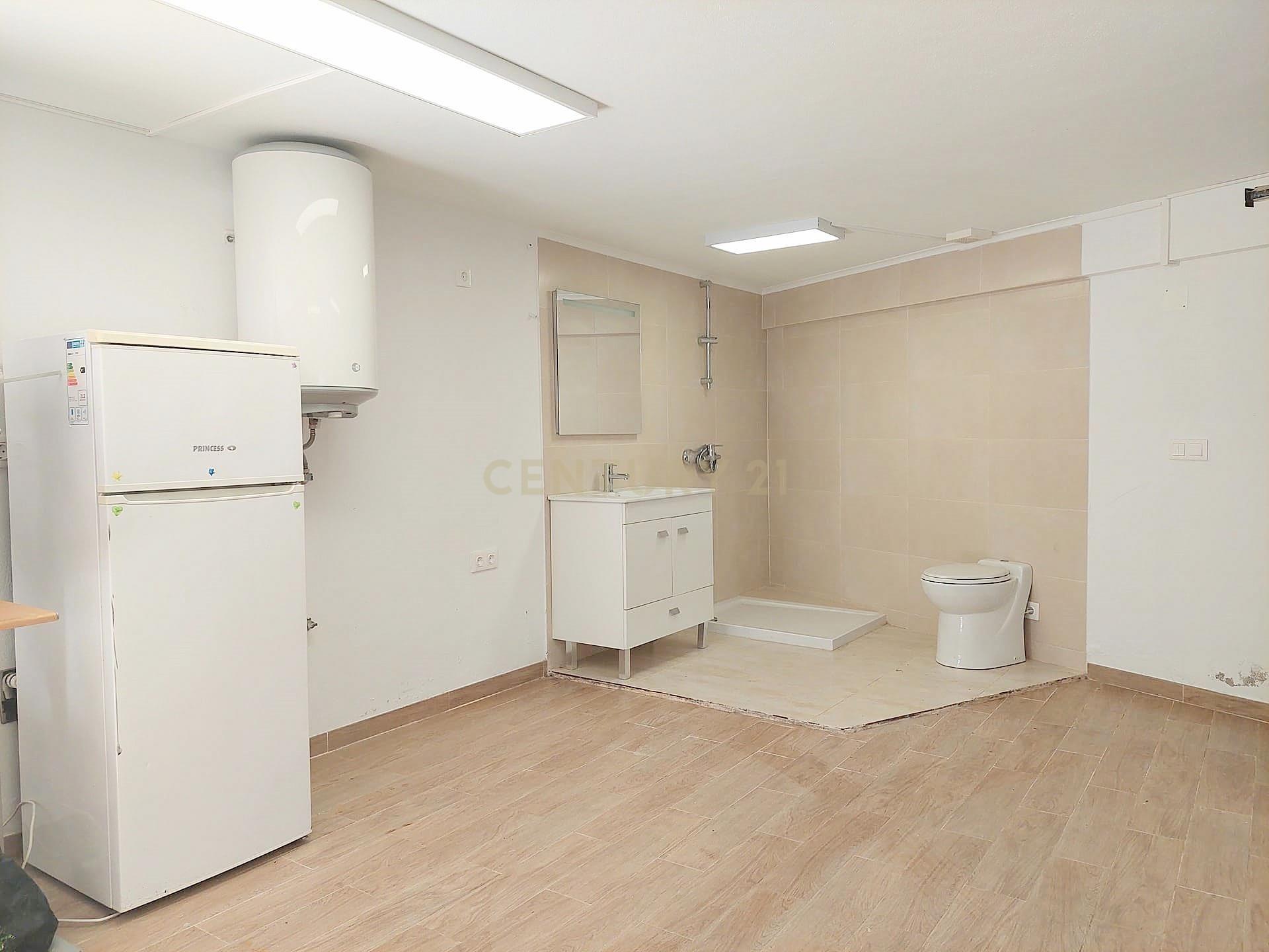 Garagem 34,5 m2 | Janelas | Casa de banho | Eletricidade | Água - Image 4