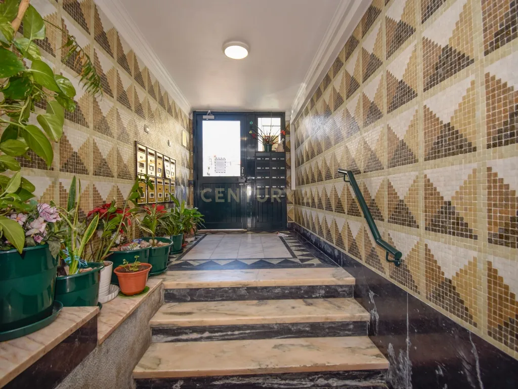 Apartamento T3 à Venda – Odivelas, Rua de Serpa Pinto | Junto ao Metro - Image 5