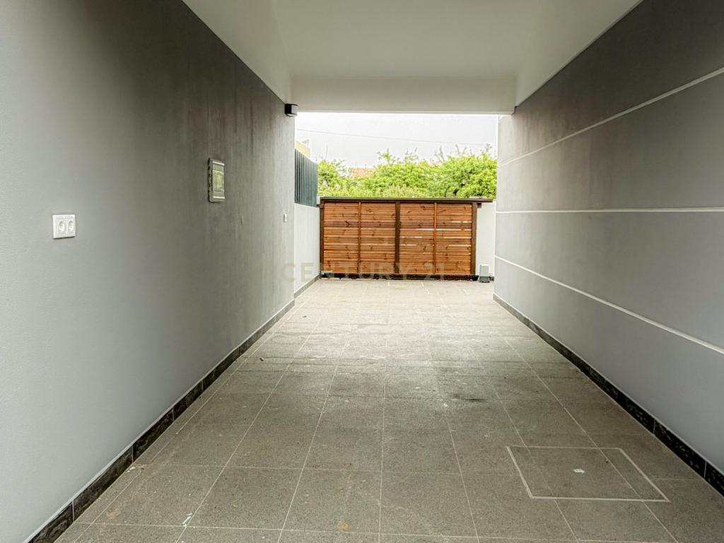 Moradia com 3 quartos e sótão - Image 7