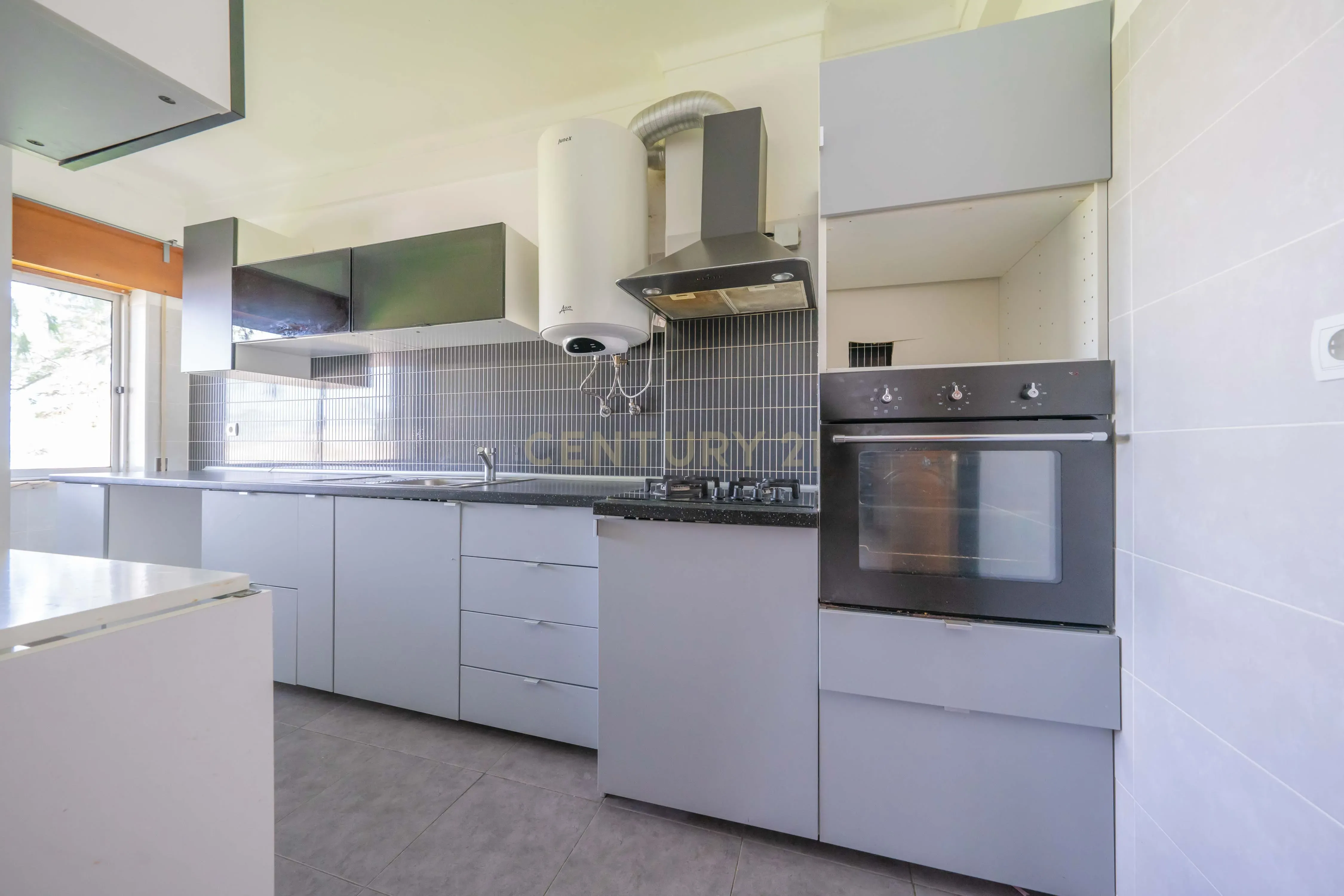 Apartamento T3, Pronto Habitar, no Padre Nabeto, Aires - Image 6