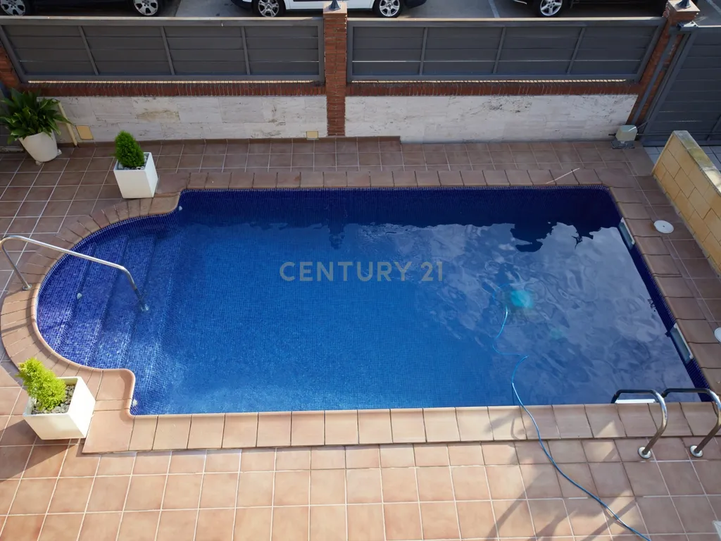 undefined - Image 40