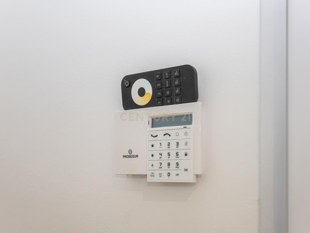Apartamento de luxo com 5 assoalhadas, 2 garagens e parqueamento - Image 17