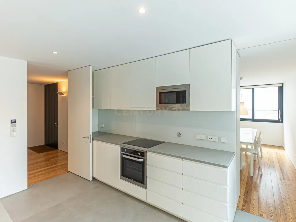Apartamento T2 com 149 m2 - Centro Histórico de Matosinhos - Image 11