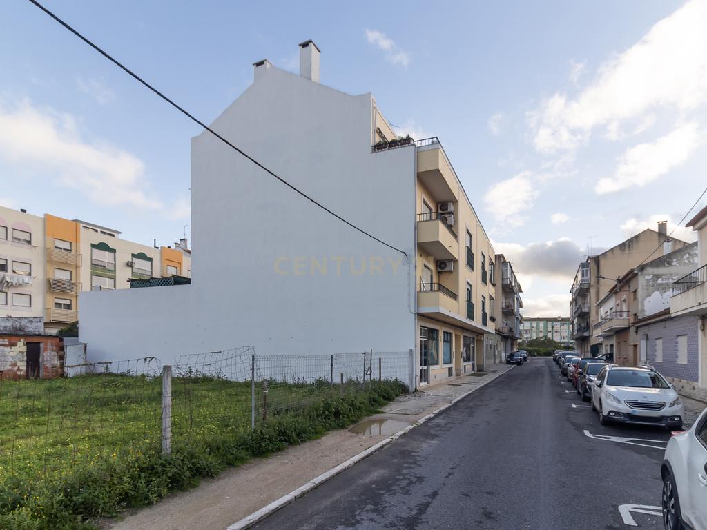 Garagem Box Fechada de 28m² – Bairro da Cascalheira, Pinhal Novo - Image 6