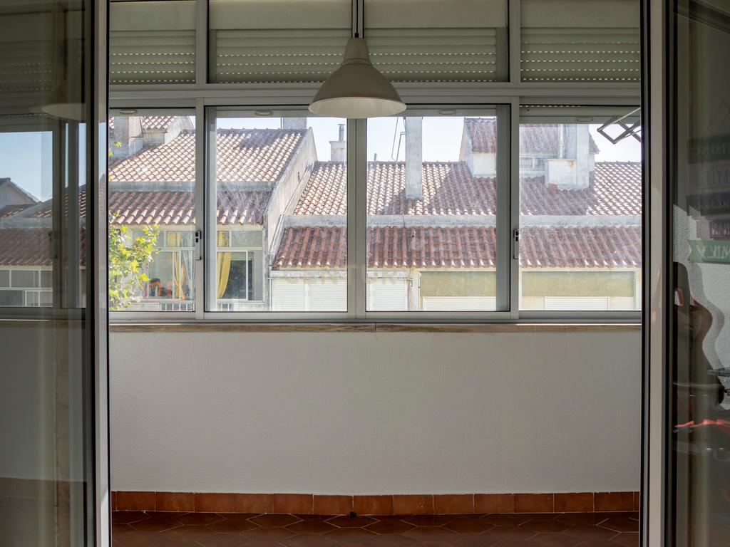 Apartamento T1 com Varanda em Agualva, Sintra - Image 10