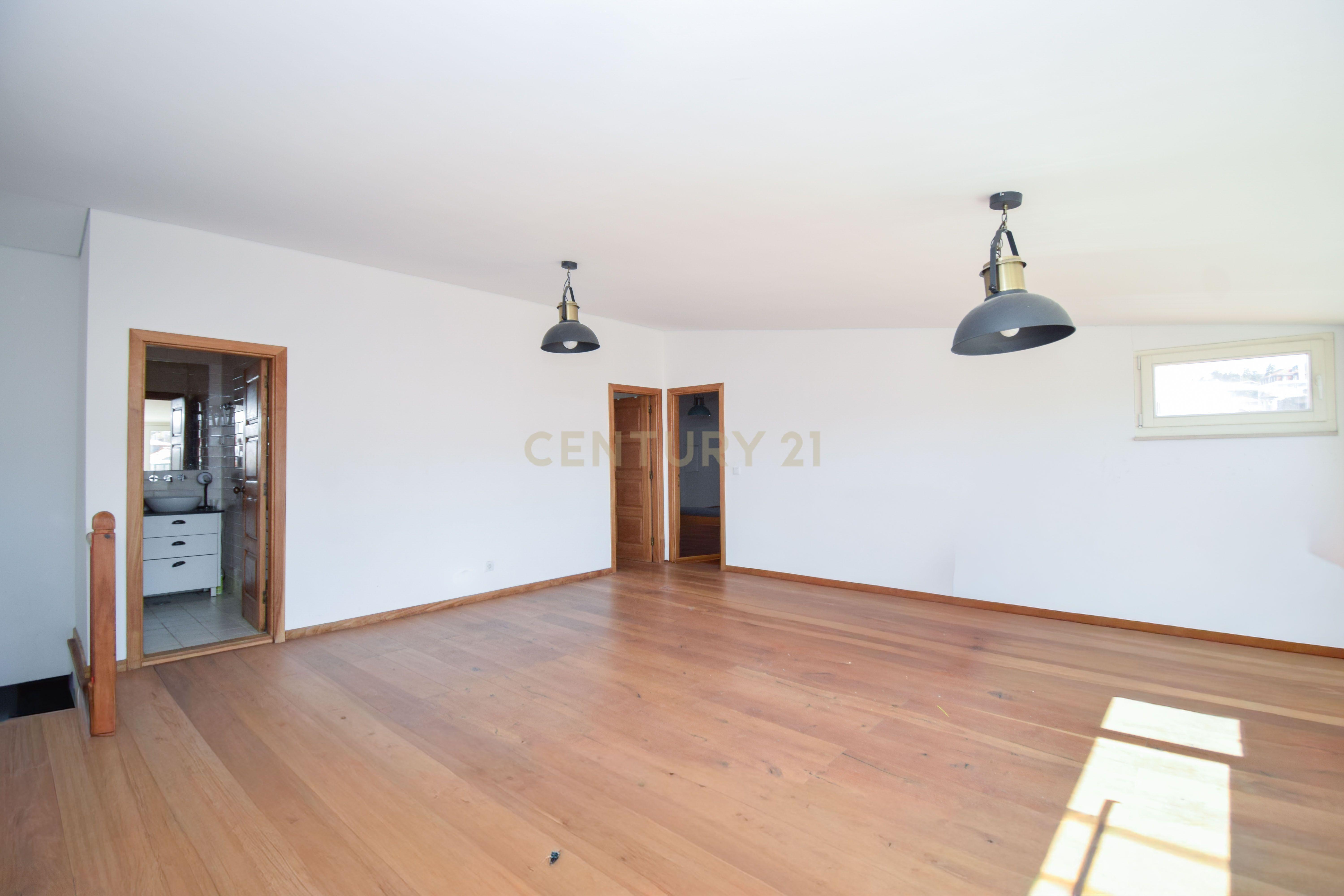 Fotografia 4 de Apartamento T5 Duplex para Arrendamento em Alcântara (2.300€)