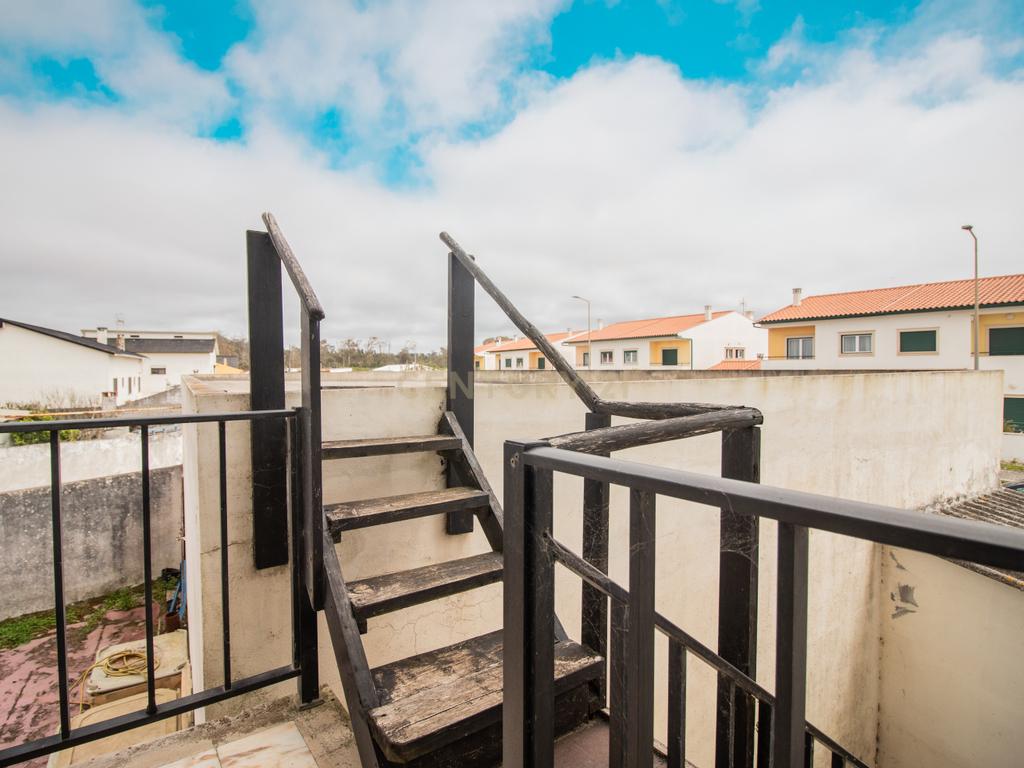 Moradia com vista mar, situada numa aldeia piscatória a 200m da praia - Image 21