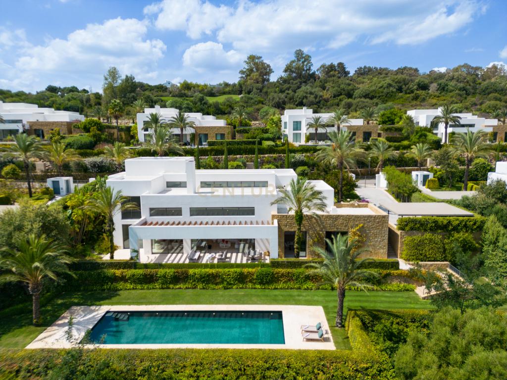 Villa Green 10: Elegância Contemporânea e Luxo à Beira do Golfe na Finca Cortesin - Image 25