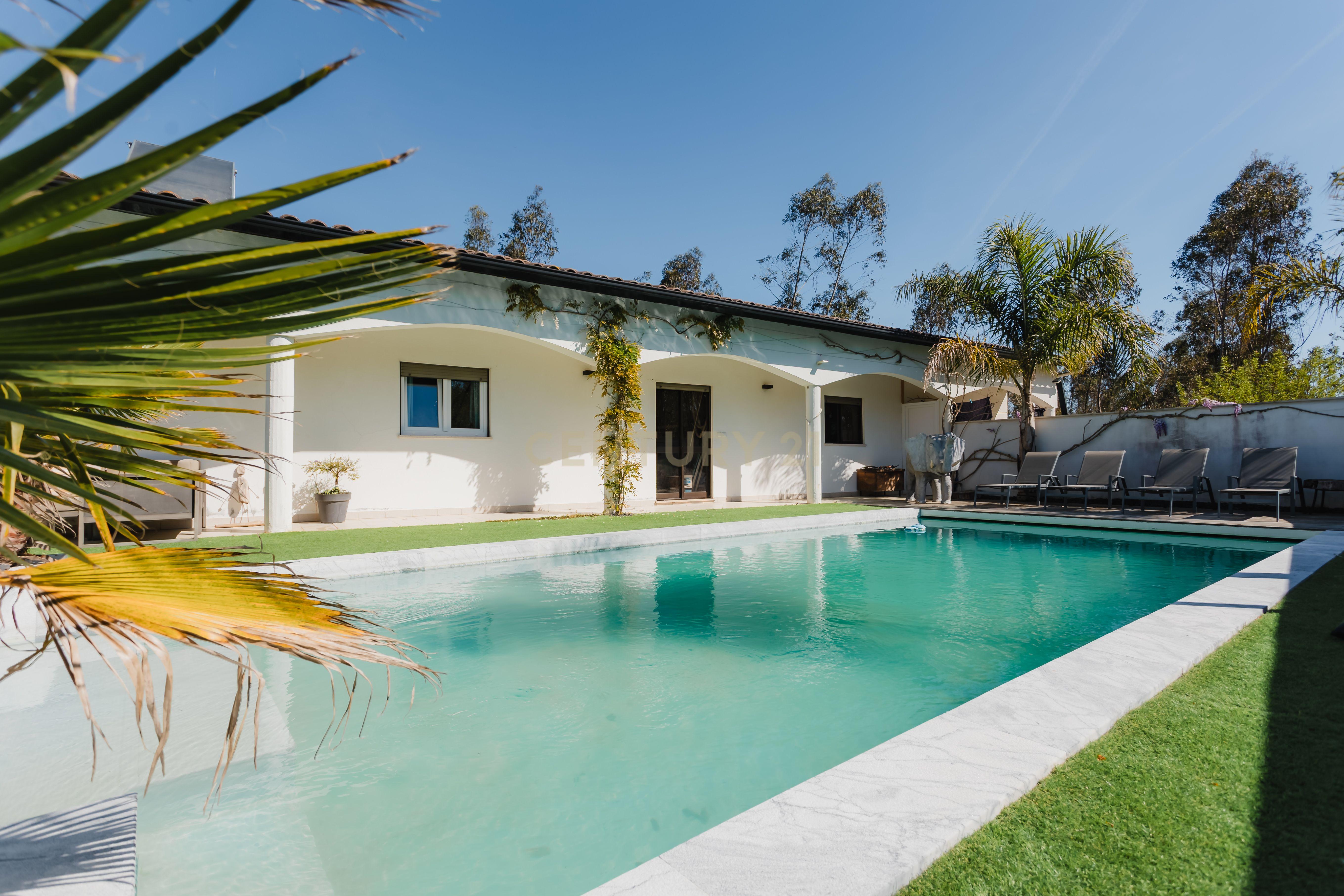 Fotografia 4 de Oportunidade: Moradias T4 + T2 + T1 com piscina e licença de AL
