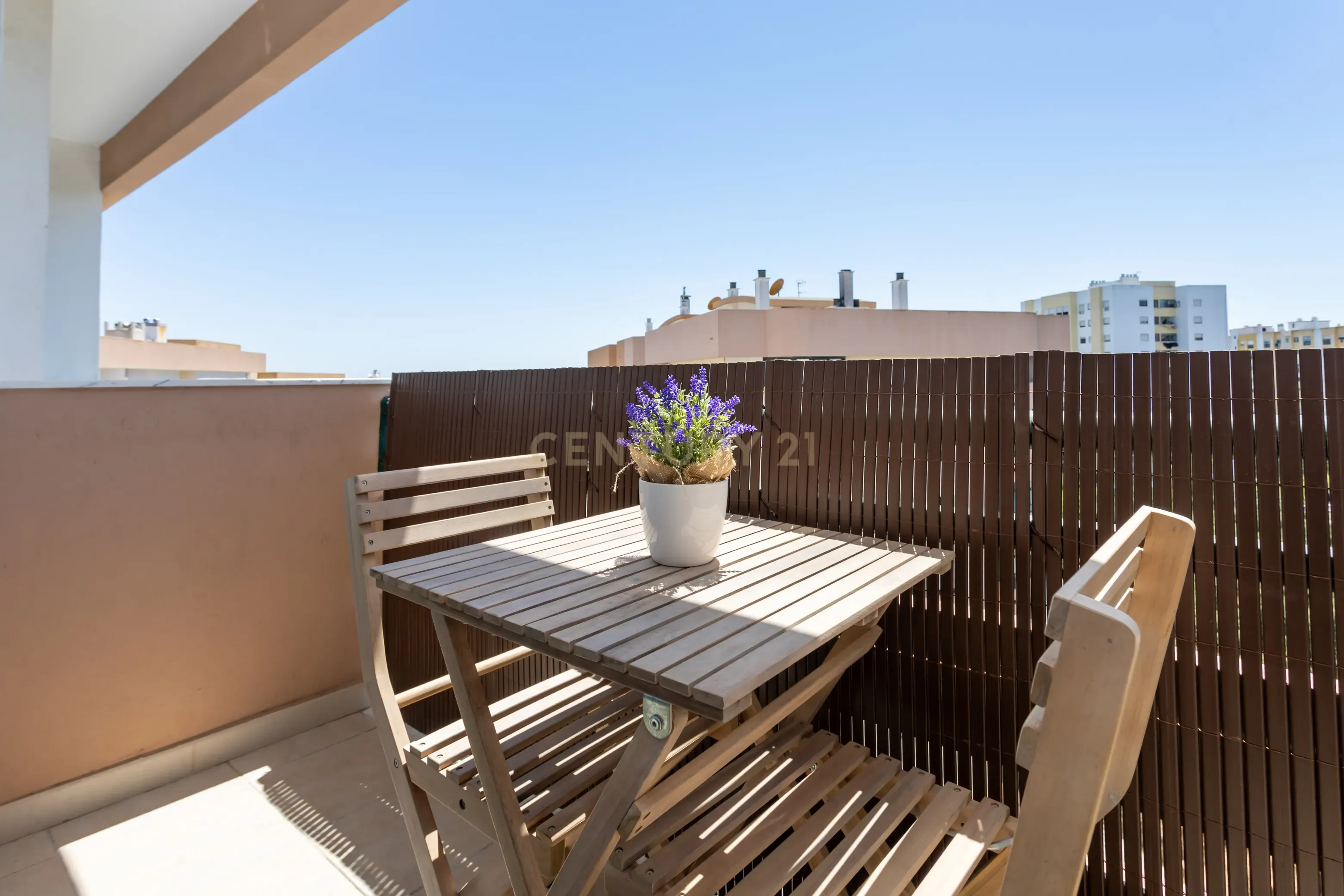 Fabuloso Apartamento T2 + garagem - Monte Belo Norte - Image 19