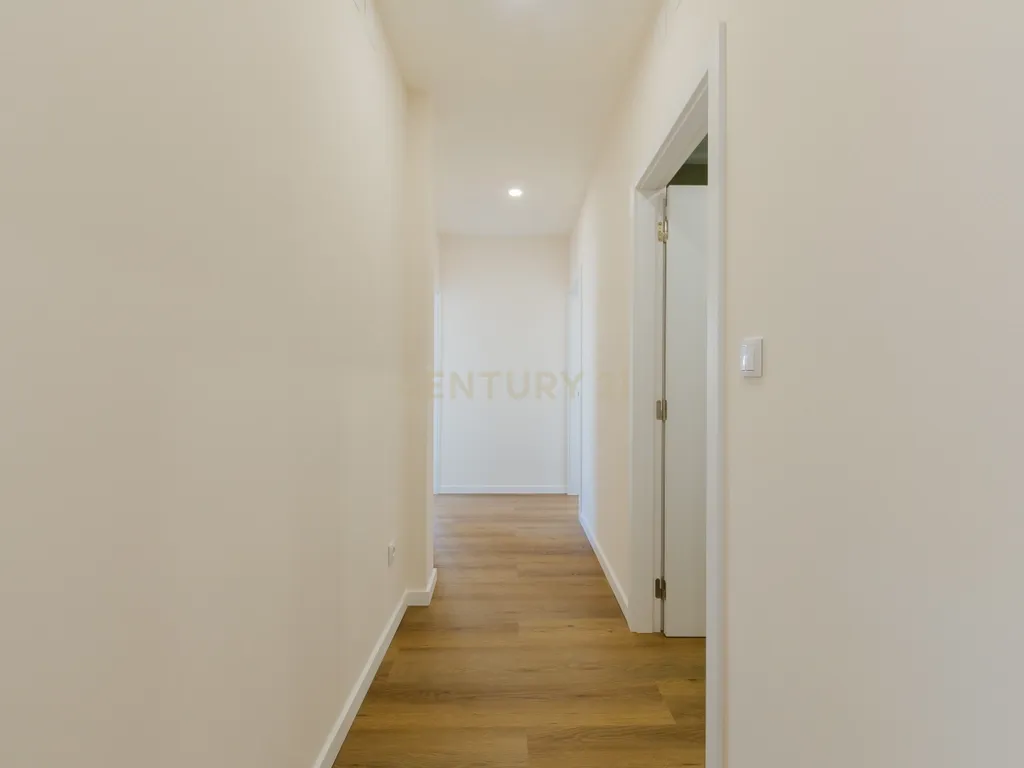 Apartamento T3 moderno e espaçoso no coração do Pinhal Novo - Image 25
