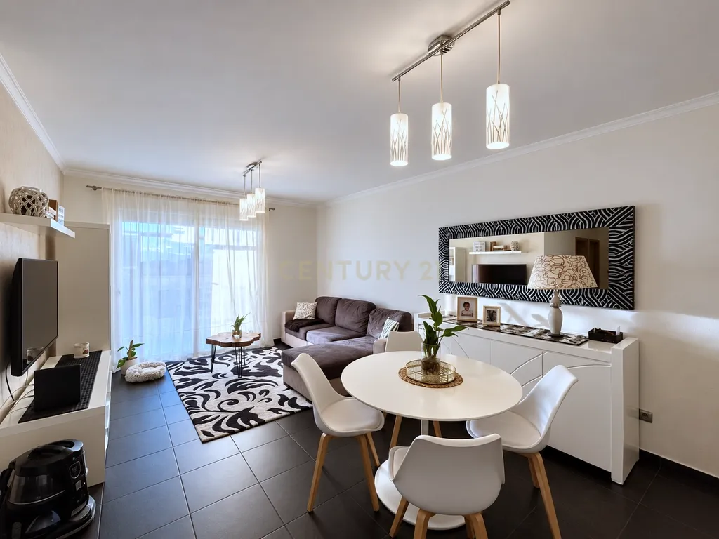 🏡 Apartamento T3 com generosa área exterior – Rabo de Peixe - Image 1