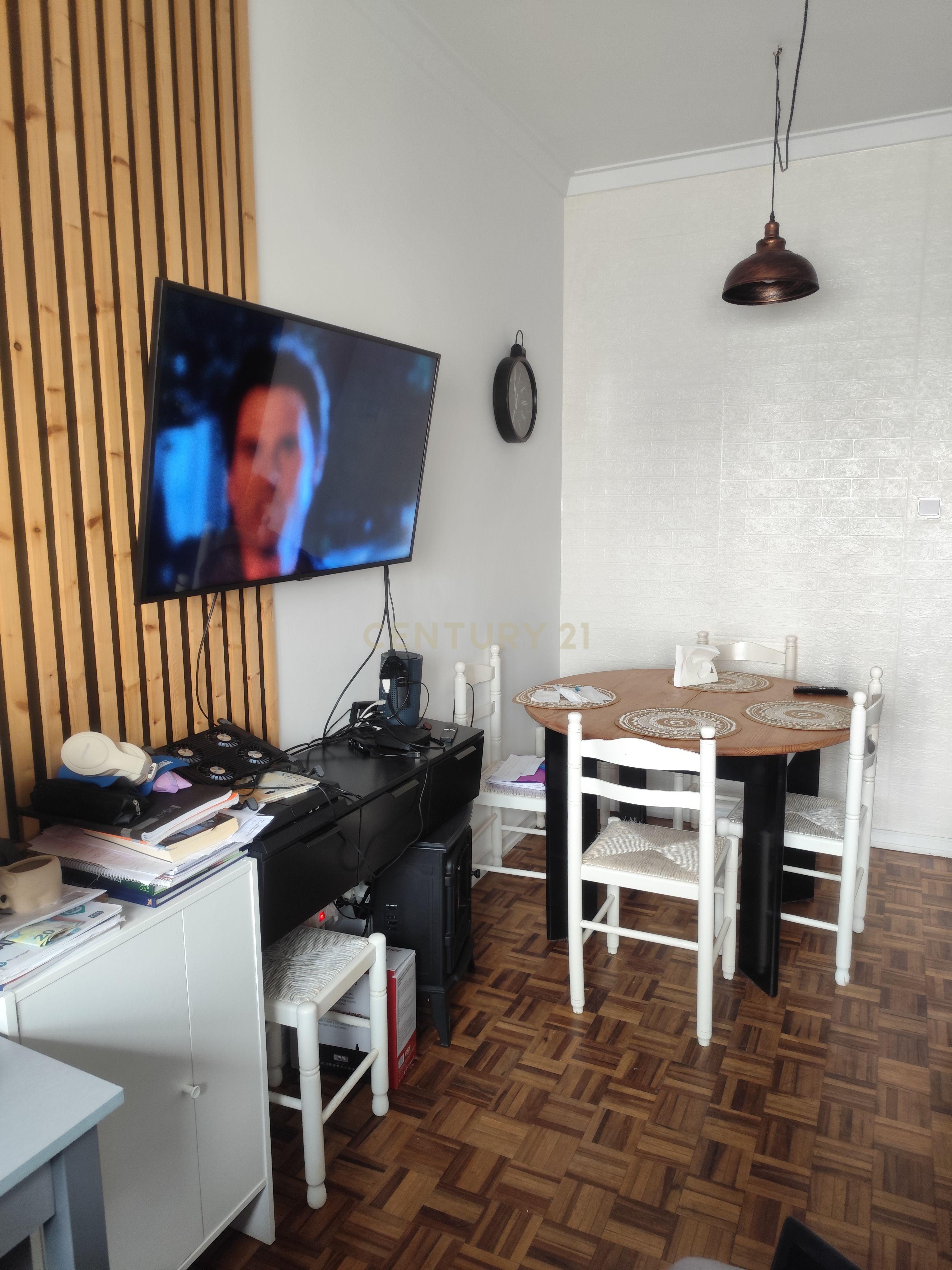 Fotografia 8 de APARTAMENTO T2 RUA DAMIÃO DE GOIS, FEIJÓ ARRENDADO ATE JULHO 2027 - 248.500€