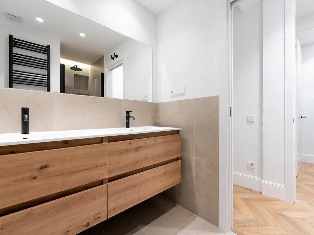 APARTAMENTO REMODELADO E MOBILIADO PERTO DA PLAZA MARQUES DE SALAMANCA - Image 15