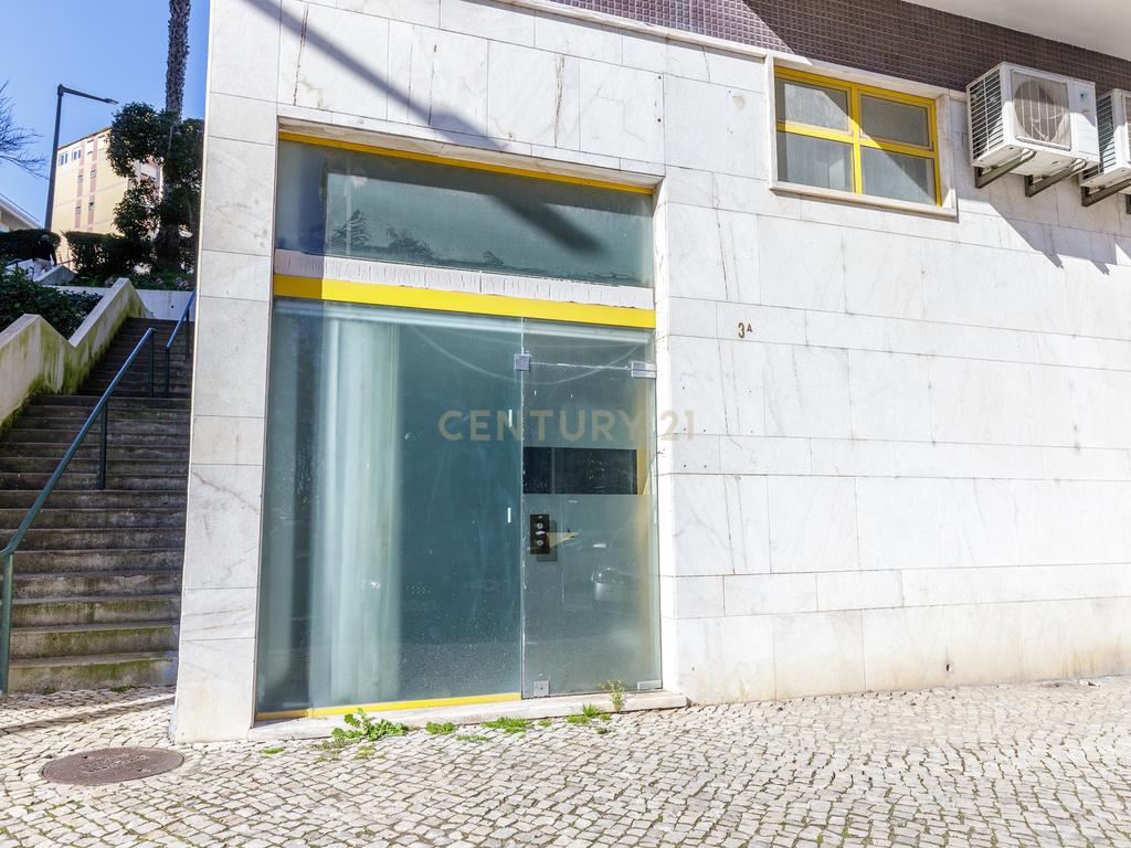 Loja para investimento em Odivelas - Image 25
