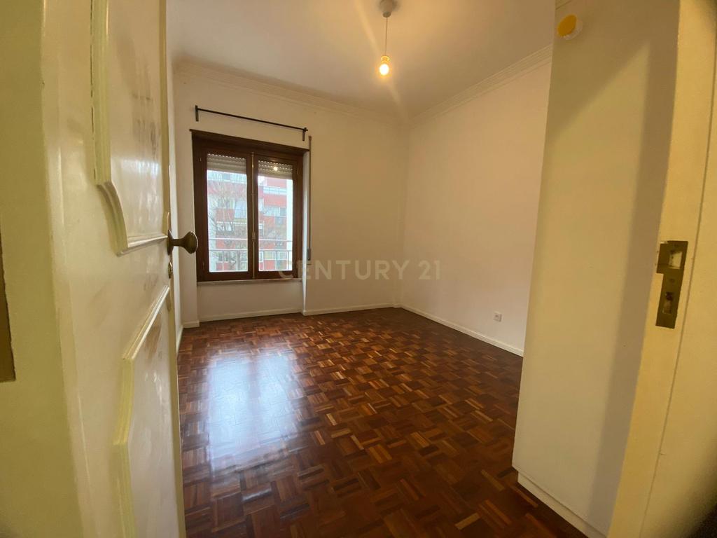 Apartamento T2 para Arrendamento - Image 23