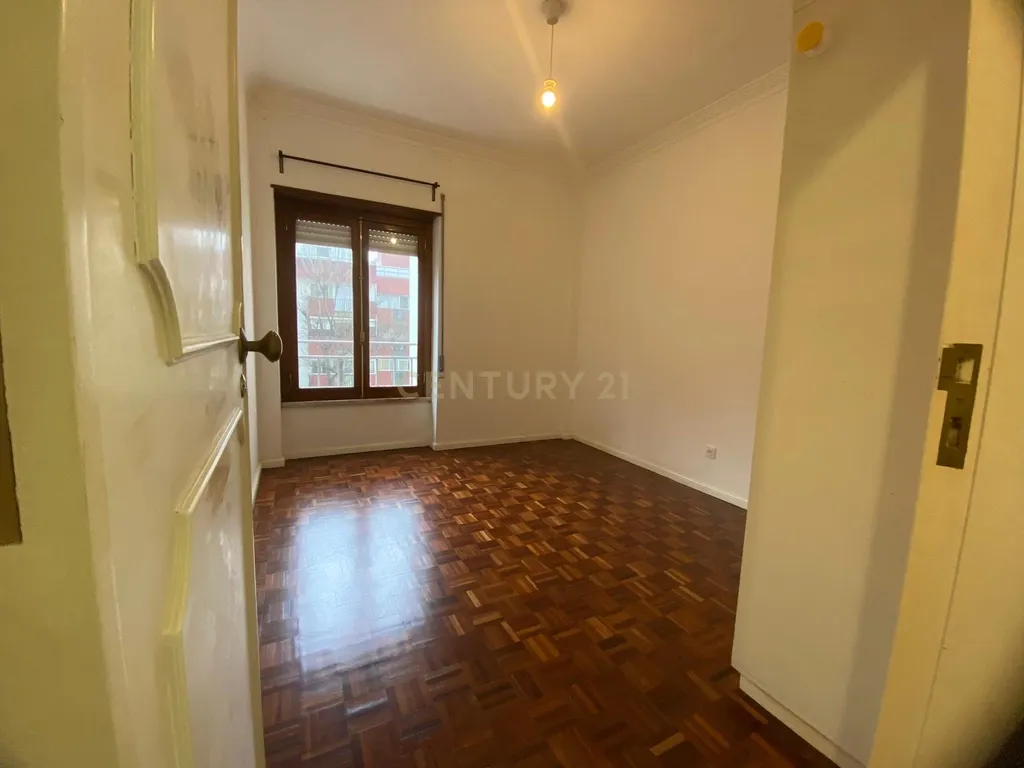 Apartamento T2 para Arrendamento - Image 23