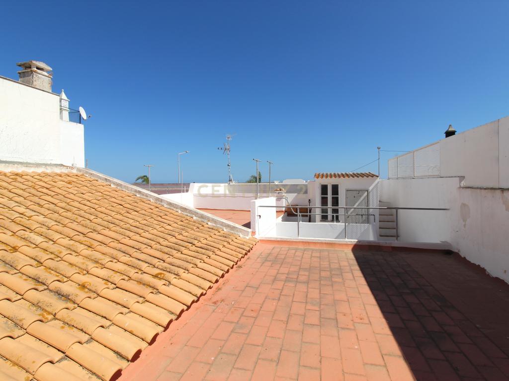Moradia tradicional, 184 m2, em primeira linha de Santa Luzia. - Image 21