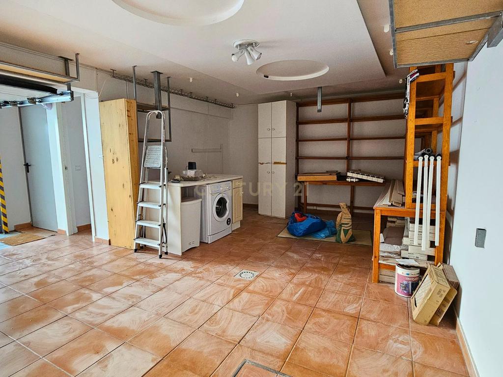Moradia T4 em Oeiras para arrendar com garagem e terraço - Image 34