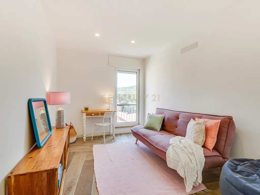 Apartamento T4 com 3 Suites, em zona Prime de Algés - Image 21