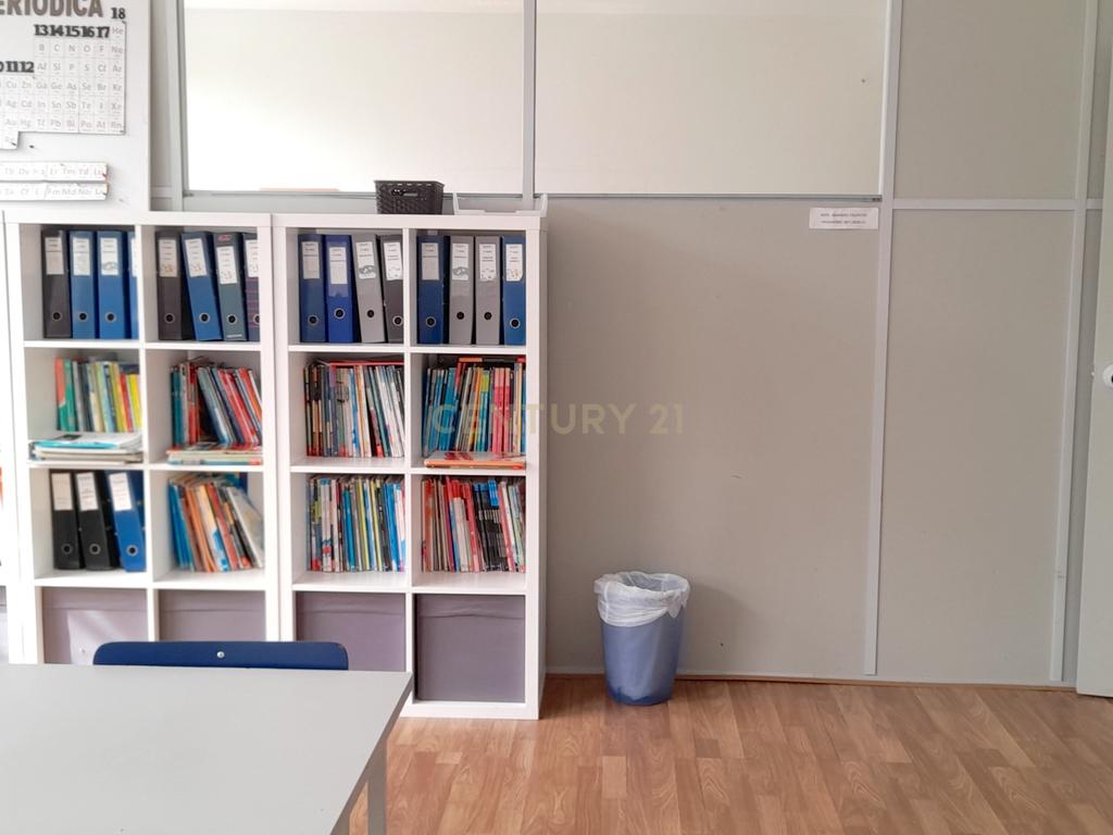 Grandioso Centro de Estudos em pleno funcionamento com diversos serviços no concelho de Matosinhos, Porto - Image 6